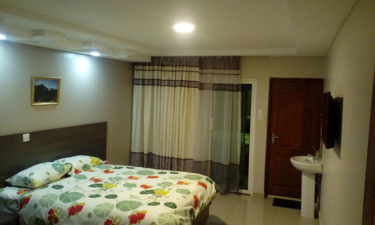 Adala Motel Meru 外观 照片