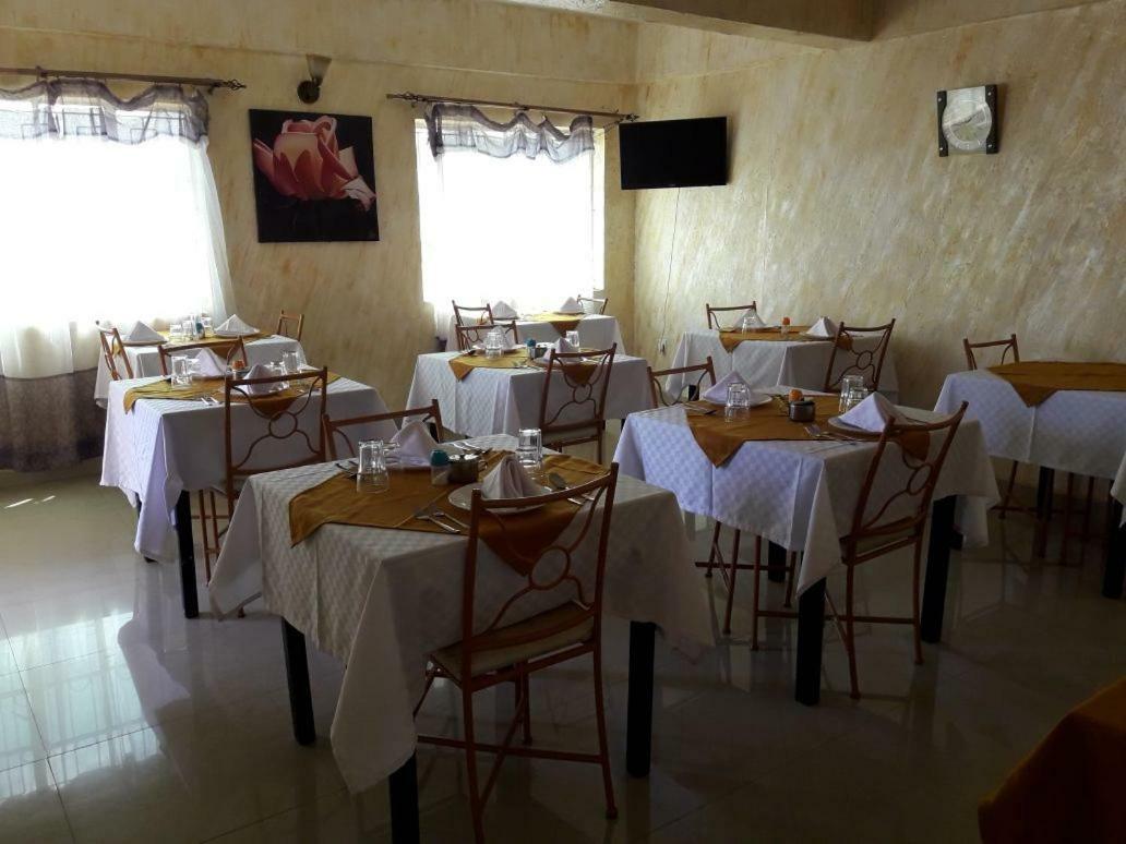 Adala Motel Meru 外观 照片