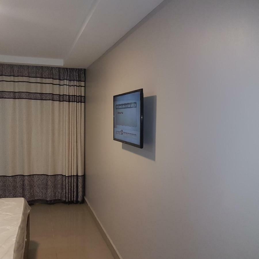 Adala Motel Meru 外观 照片
