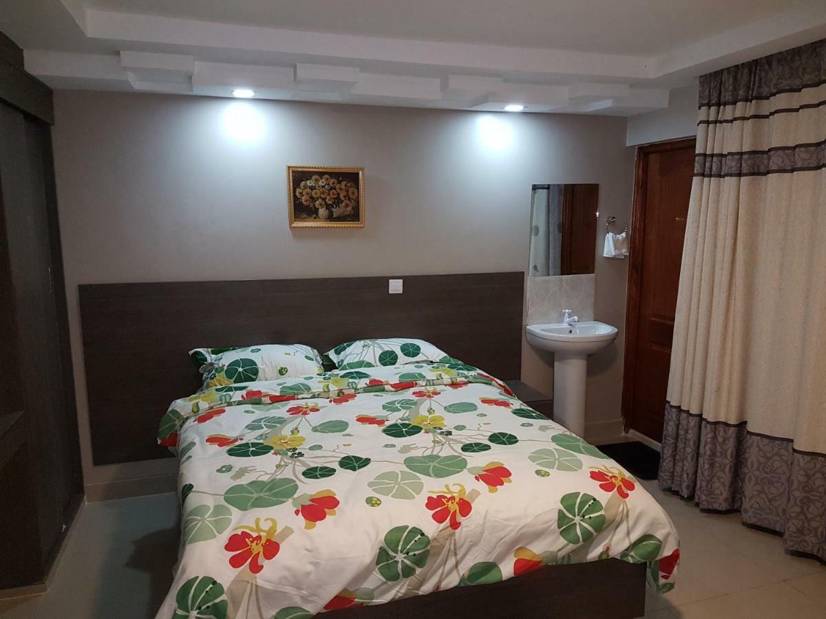 Adala Motel Meru 外观 照片