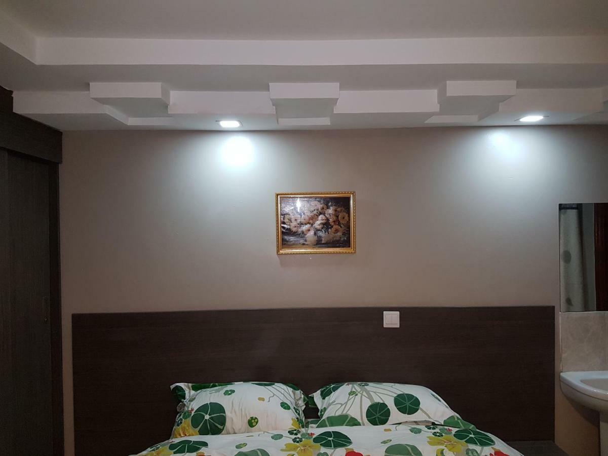Adala Motel Meru 外观 照片